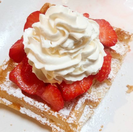 classic belgian waffle in bruges